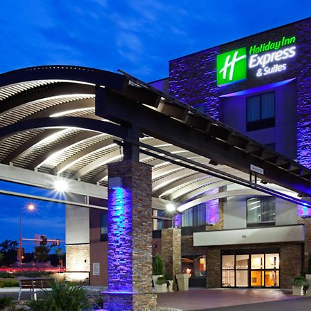 Holiday Inn Express And Suites Rochester West-Medical Center By Ihg Екстериор снимка