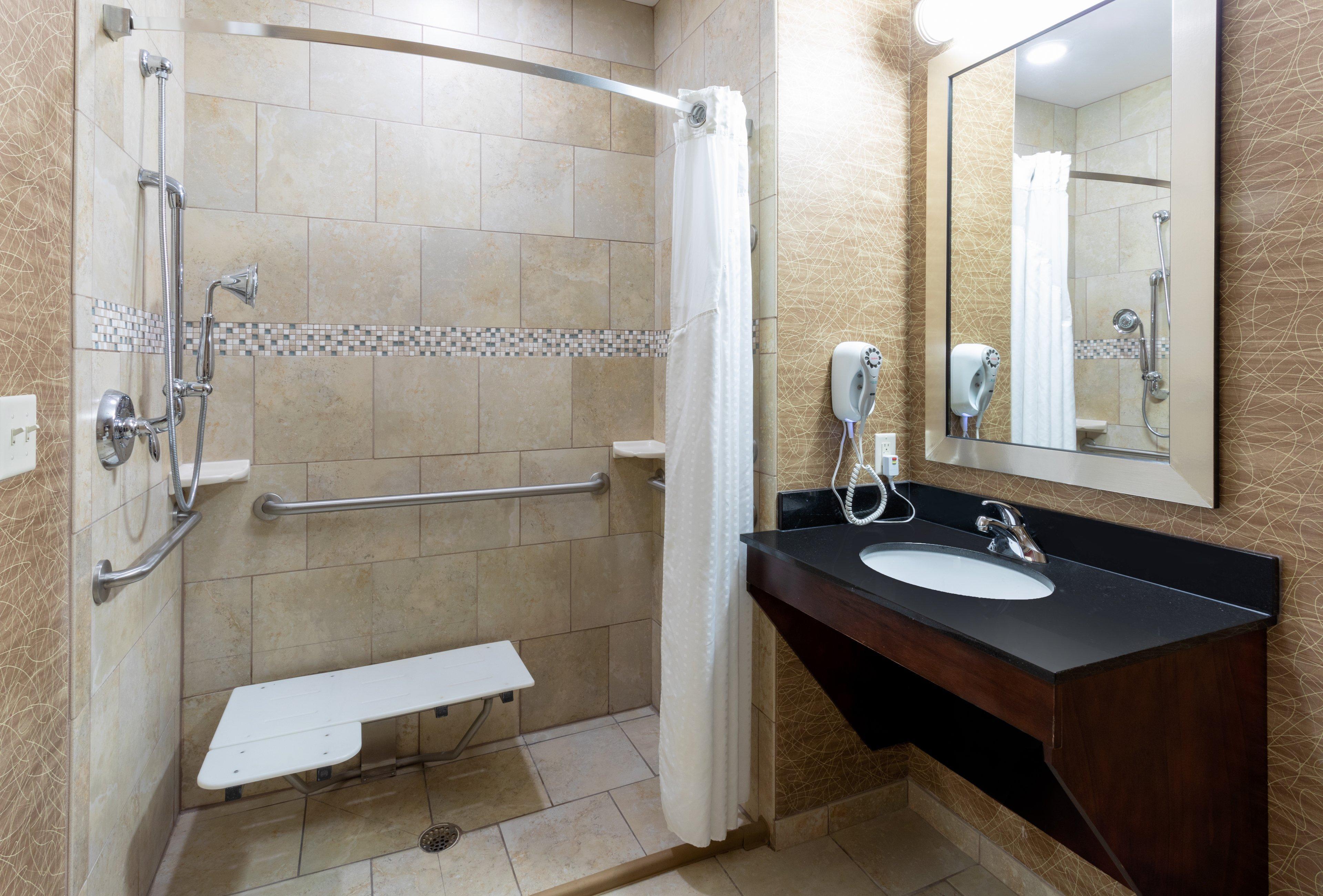 Holiday Inn Express And Suites Rochester West-Medical Center By Ihg Екстериор снимка