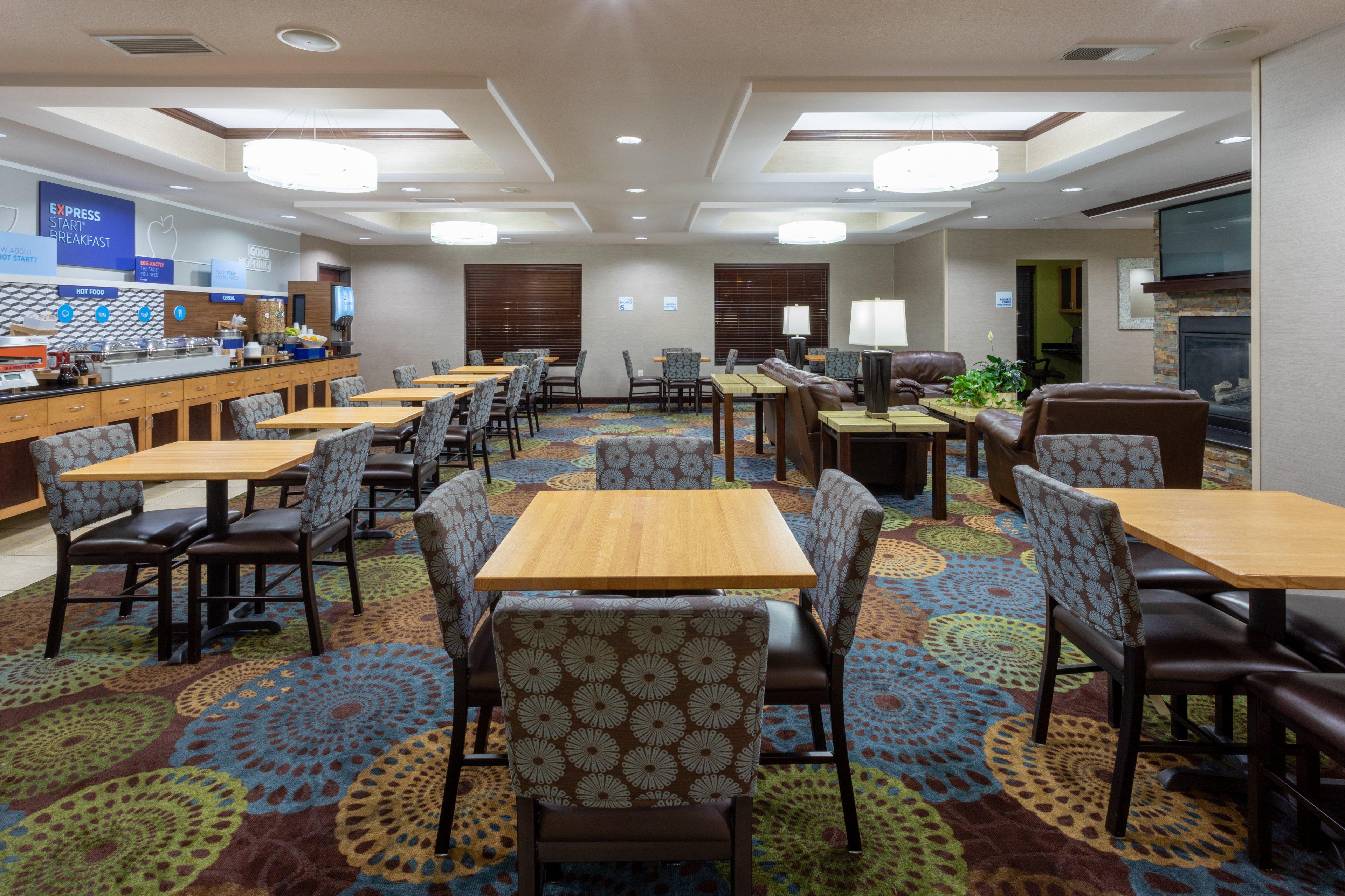 Holiday Inn Express And Suites Rochester West-Medical Center By Ihg Екстериор снимка