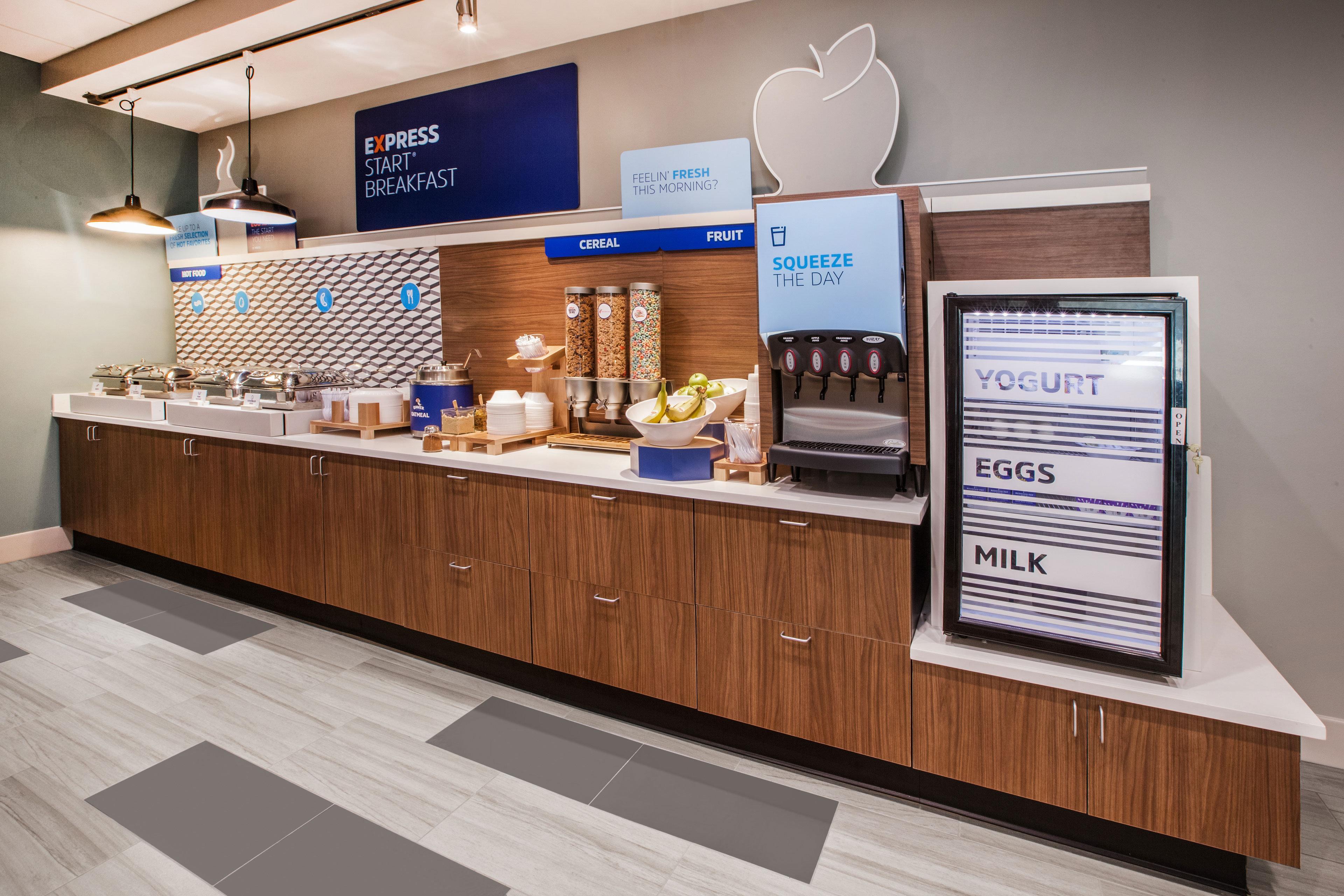 Holiday Inn Express And Suites Rochester West-Medical Center By Ihg Екстериор снимка